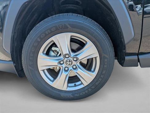 Used 2025 Toyota RAV4 XLE AWD/4WD image 26