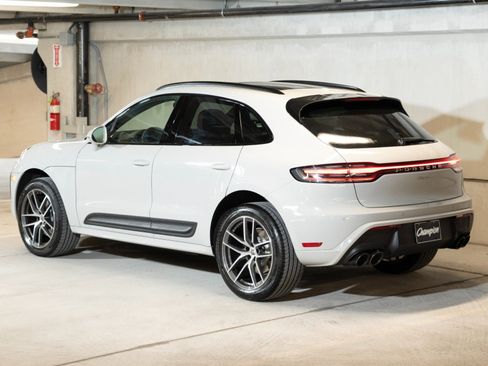 Certified 2026 Porsche Macan AWD/4WD image 3