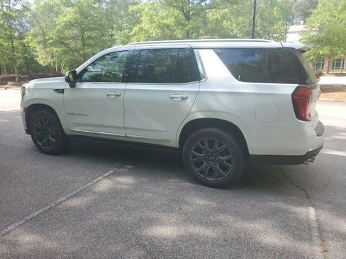 Used 2023 GMC Yukon Denali image 3