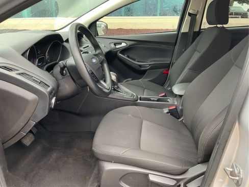Used 2017 Ford Focus SE image 9