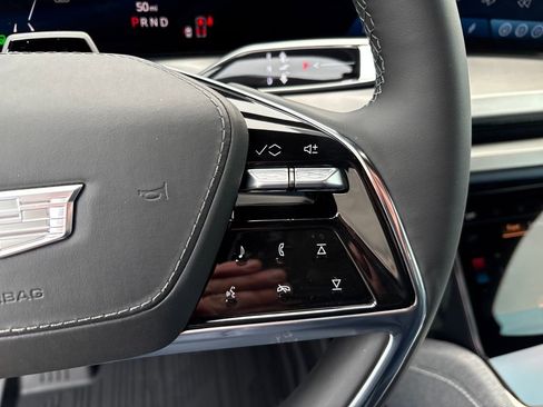 New 2026 Cadillac Vistiq Premium Luxury w/ LPO, Floor Liner Package image 20