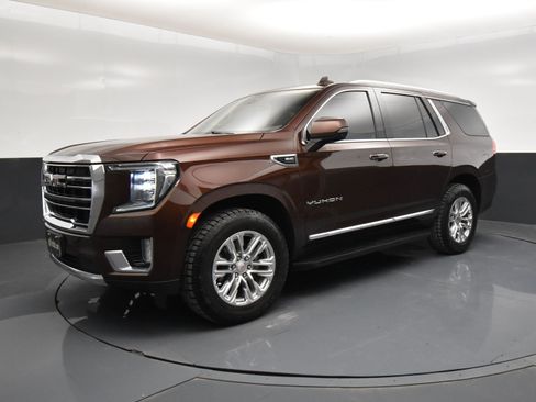 Used 2022 GMC Yukon SLT w/ SLT Premium Package AWD/4WD image 2