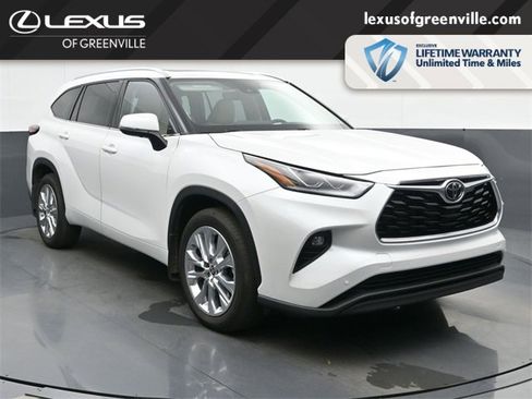 Used 2024 Toyota Highlander Limited image 2