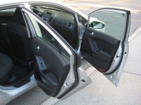 Used 2014 Kia Forte LX FWD image 12