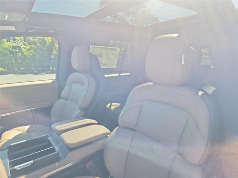 New 2026 Lincoln Navigator Black Label AWD/4WD image 14