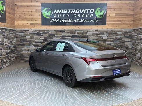 Used 2021 Hyundai Elantra SEL FWD image 7