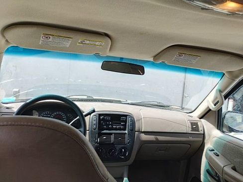 Used 2002 Ford Explorer XLS AWD/4WD image 10