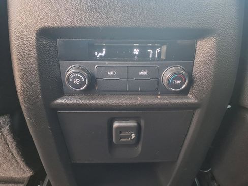 Used 2019 Chevrolet Traverse LS FWD image 27