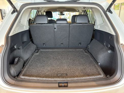 Used 2022 Volkswagen Tiguan SE AWD/4WD image 32