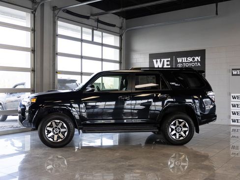 Used 2024 Toyota 4Runner TRD Off-Road Premium AWD/4WD image 1
