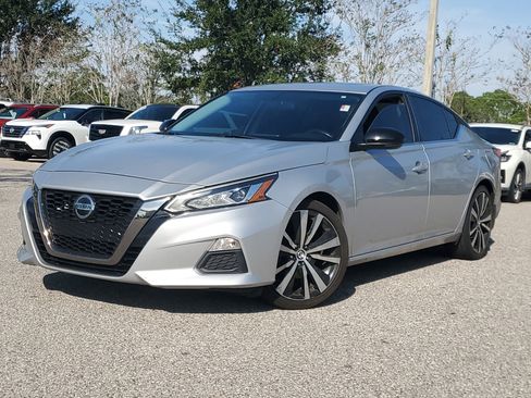 Certified 2019 Nissan Altima 2.5 SR w/ SR Premium Package image 32