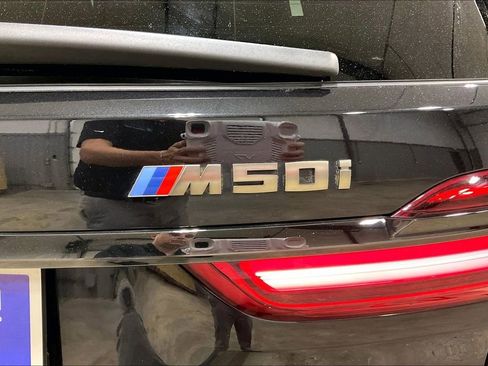 Used 2022 BMW X7 M50i w/ Dynamic Handling Package AWD/4WD image 24