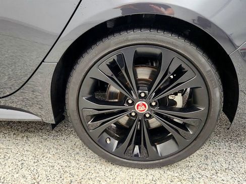 Used 2023 Jaguar XF R-Dynamic SE image 9