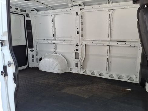 Used 2025 RAM ProMaster 2500 w/ Convenience Group FWD image 29