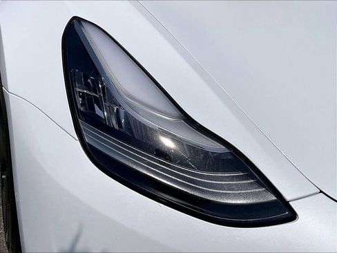 Used 2021 Tesla Model 3 Standard Range Plus RWD image 31