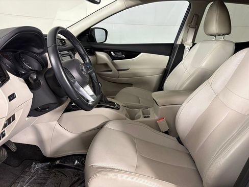 Used 2022 Nissan Rogue Sport SL w/ Premium Package FWD image 23