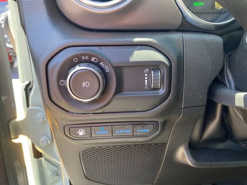 Used 2023 Jeep Wrangler Unlimited Rubicon 4xe AWD/4WD image 14