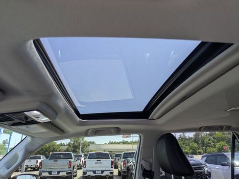 Used 2022 Toyota 4Runner SR5 Premium w/ Moonroof Package RWD image 23