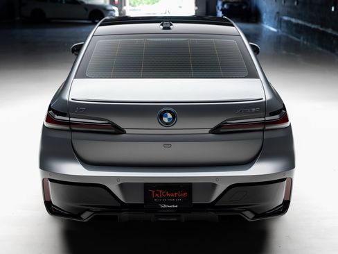 Used 2023 BMW i7 xDrive60 AWD/4WD image 25