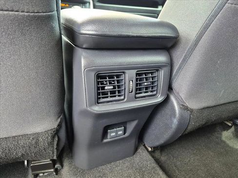 Used 2022 Toyota RAV4 XLE AWD/4WD image 17