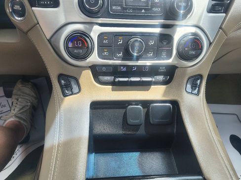 Used 2017 GMC Yukon SLT w/ Open Road Package AWD/4WD image 24