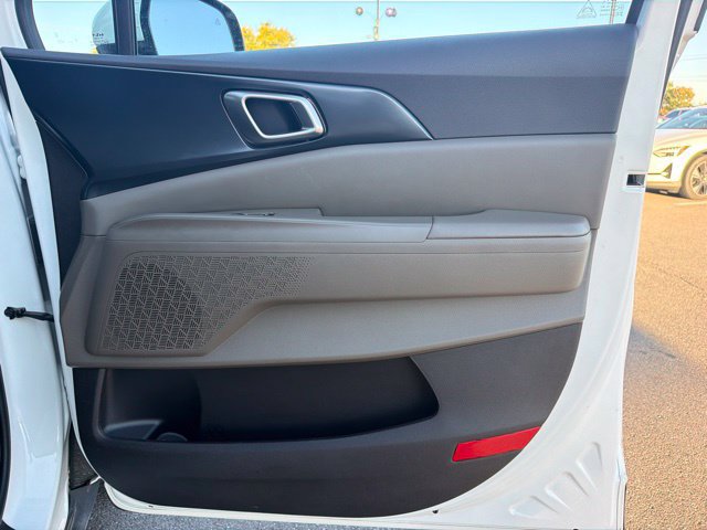 Used 2025 Kia Carnival FWD image 10