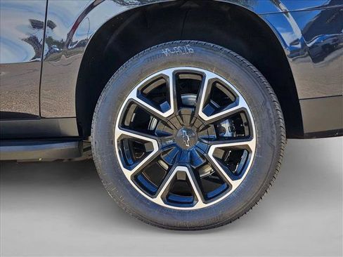 New 2026 Chevrolet Suburban RST AWD/4WD image 10
