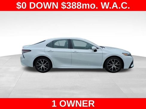 Used 2024 Toyota Camry SE image 8