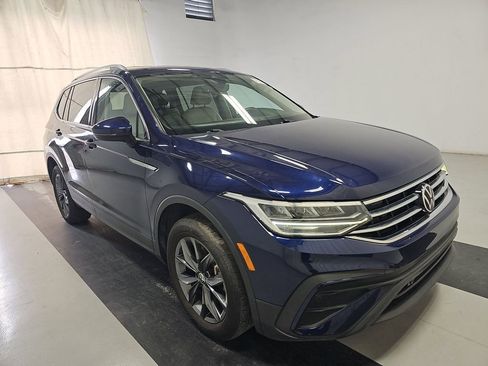 Used 2023 Volkswagen Tiguan SE image 3