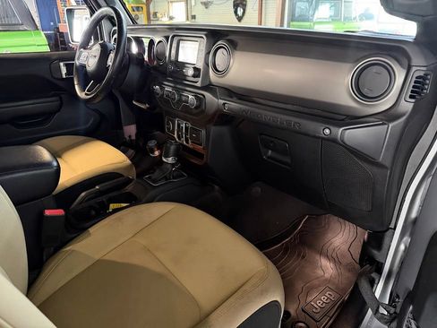 Used 2018 Jeep Wrangler Unlimited Sport S AWD/4WD image 13
