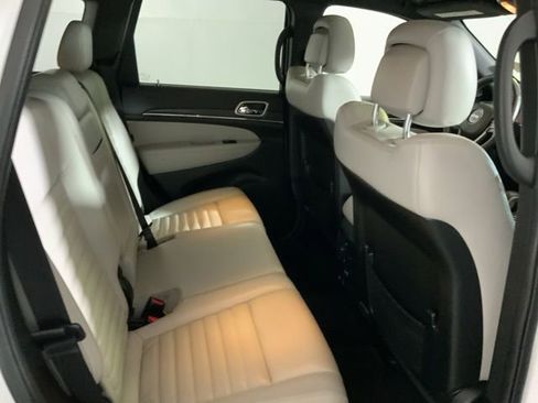 Used 2018 Jeep Grand Cherokee Limited AWD/4WD image 33