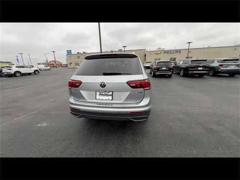 Used 2022 Volkswagen Tiguan SE image 7