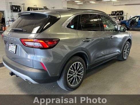 Used 2024 Ford Escape SE w/ PHEV Premium Package FWD image 3