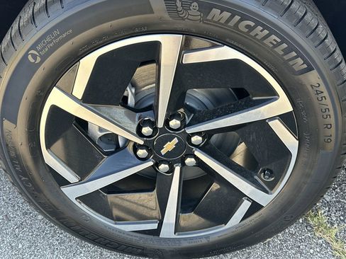 New 2025 Chevrolet Equinox EV LT image 66