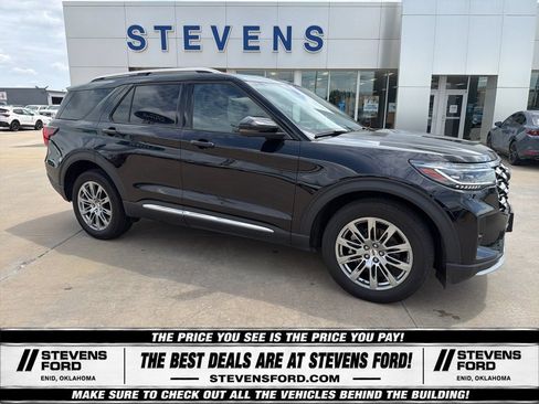 Used 2025 Ford Explorer Platinum AWD/4WD image 3