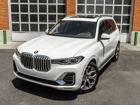 Used 2022 BMW X7 xDrive40i w/ Executive Package AWD/4WD image 2