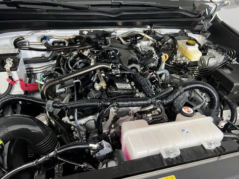 Used 2025 Toyota Tacoma SR5 image 32