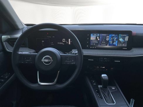 Used 2026 Nissan Kicks SV FWD image 11