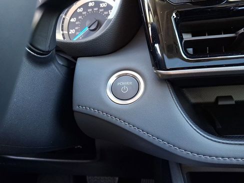 New 2026 Toyota Highlander XLE image 19