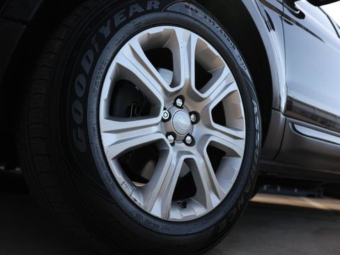 Used 2017 Land Rover Range Rover Evoque SE image 39