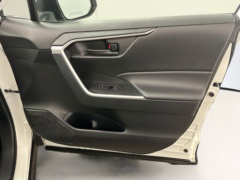 Used 2024 Toyota RAV4 LE image 33