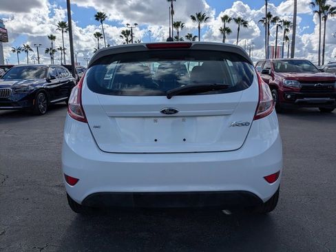 Used 2015 Ford Fiesta SE image 5
