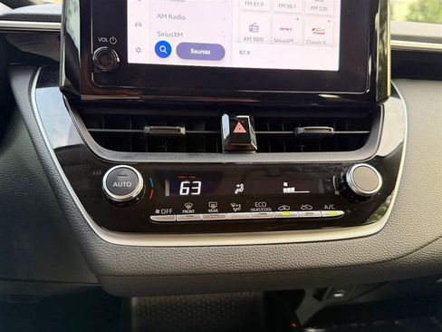 Used 2025 Toyota Corolla LE FWD image 37