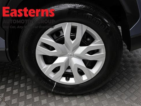 Used 2025 Toyota Corolla Cross L FWD image 8