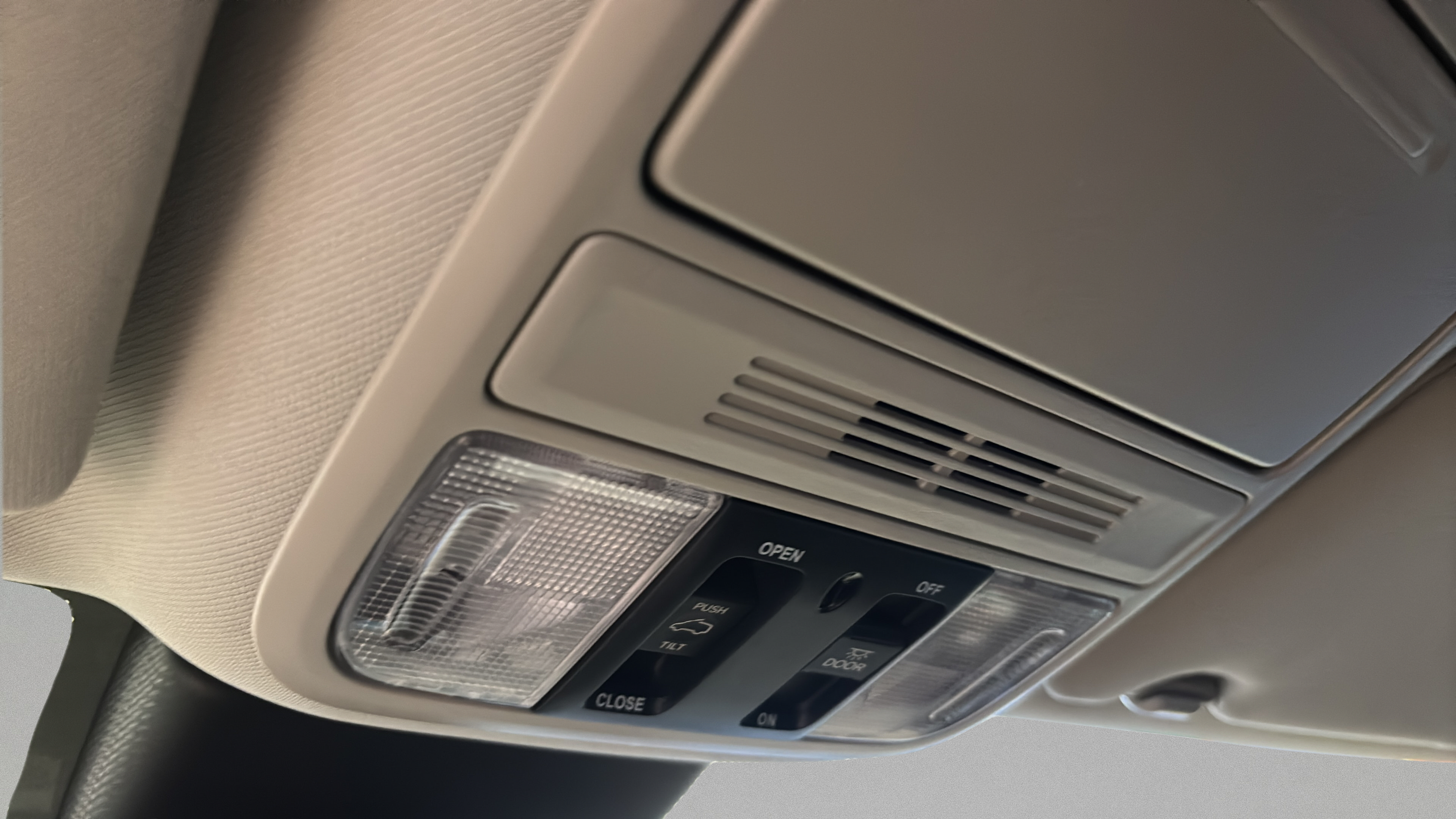 New 2026 Honda Odyssey Touring image 22