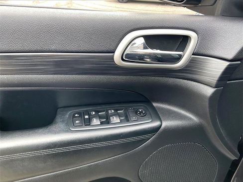 Used 2020 Jeep Grand Cherokee Altitude image 36