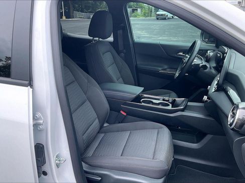 Used 2026 Chevrolet Equinox LT FWD image 7