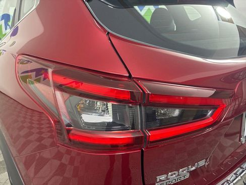 Used 2022 Nissan Rogue Sport SL w/ Premium Package image 11