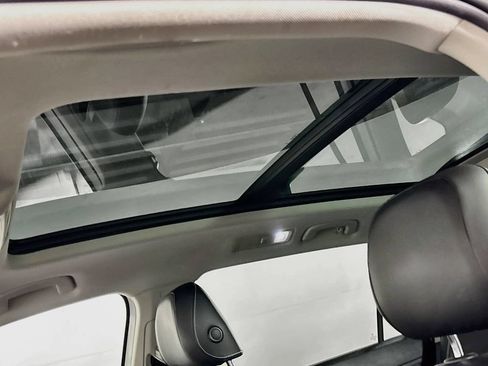 Certified 2023 Volkswagen Tiguan SE AWD/4WD image 19