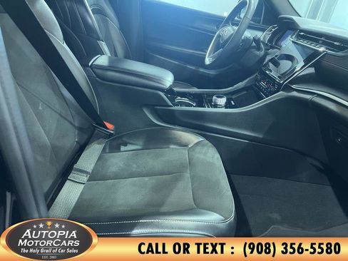 Used 2023 Jeep Grand Cherokee Altitude image 11